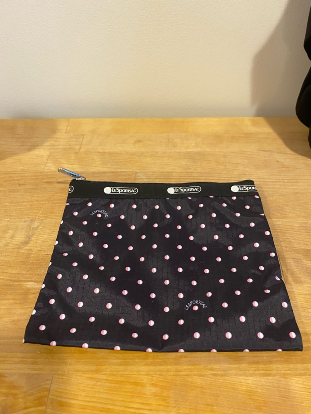 Lesportsac Deluxe Everyday Bag - Picture 3 of 8